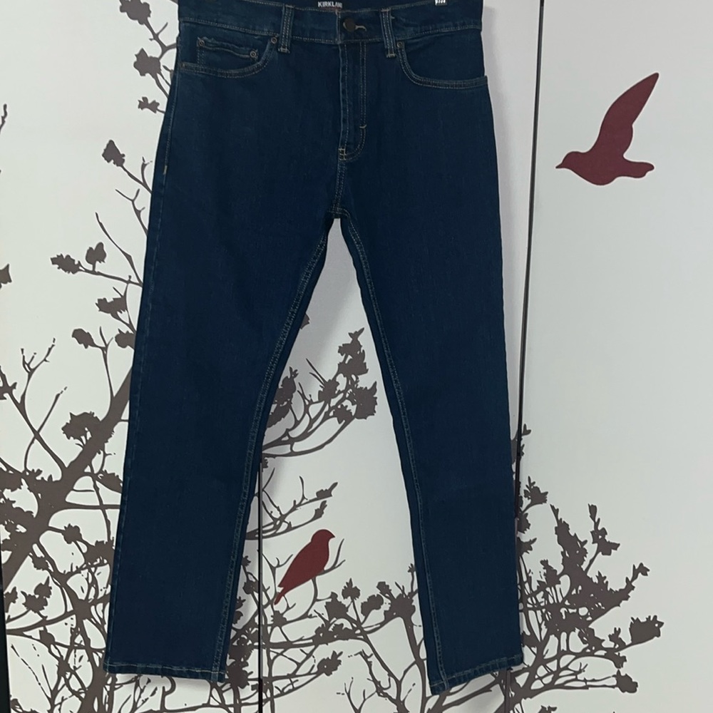 KIRKLAND Signature Men’s 32 X 30 Straight Leg Blue Jeans
